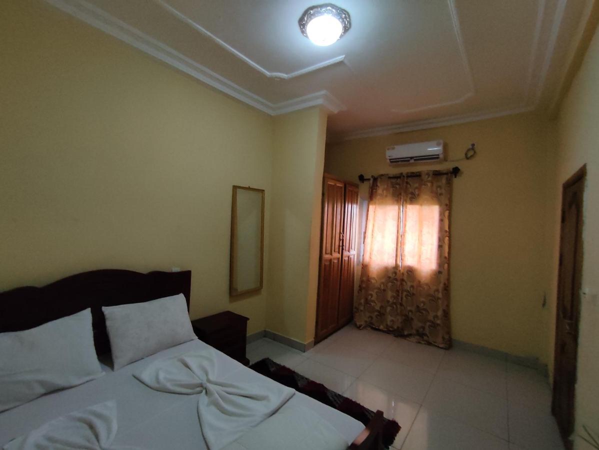 Dream'S House Bonamoussadi - Studio Bed & Breakfast Douala Bagian luar foto