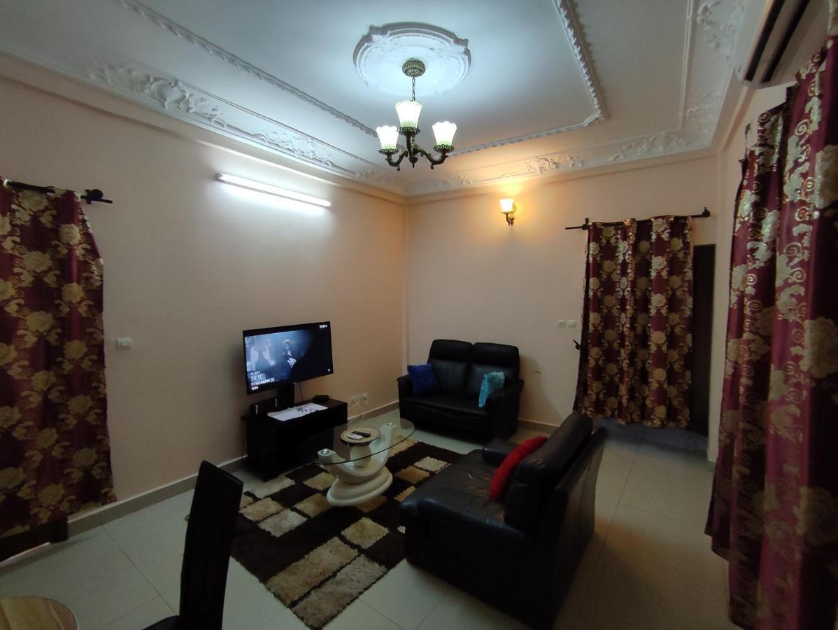 Dream'S House Bonamoussadi - Studio Bed & Breakfast Douala Bagian luar foto