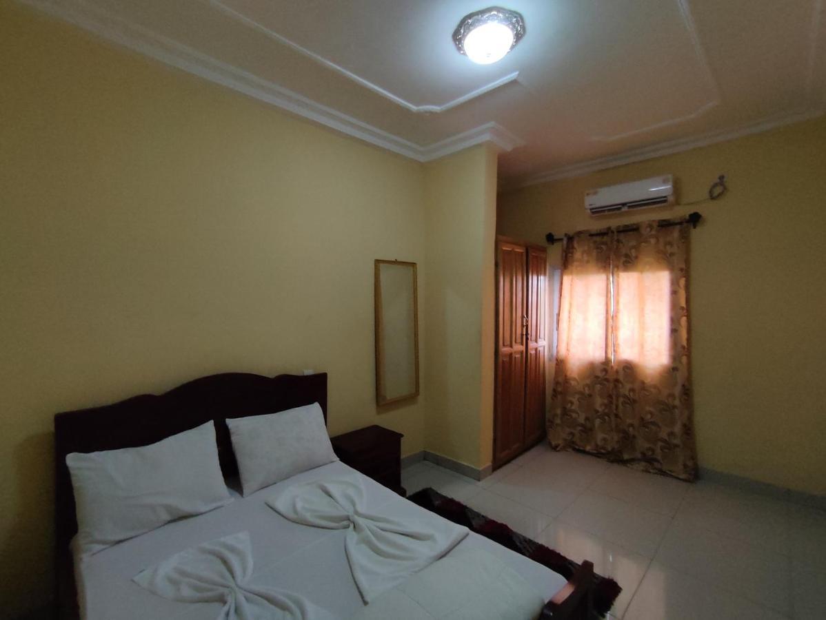 Dream'S House Bonamoussadi - Studio Bed & Breakfast Douala Bagian luar foto