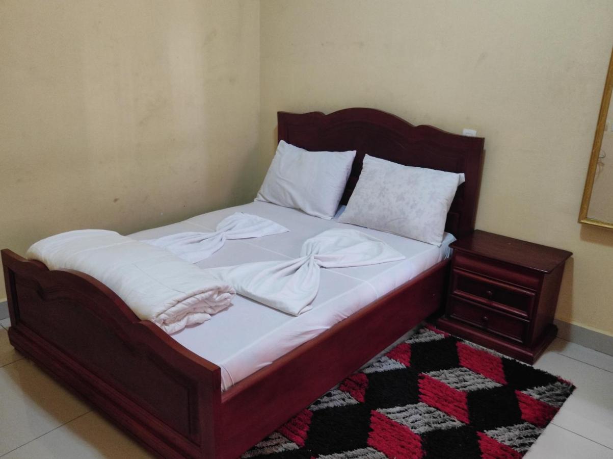 Dream'S House Bonamoussadi - Studio Bed & Breakfast Douala Bagian luar foto