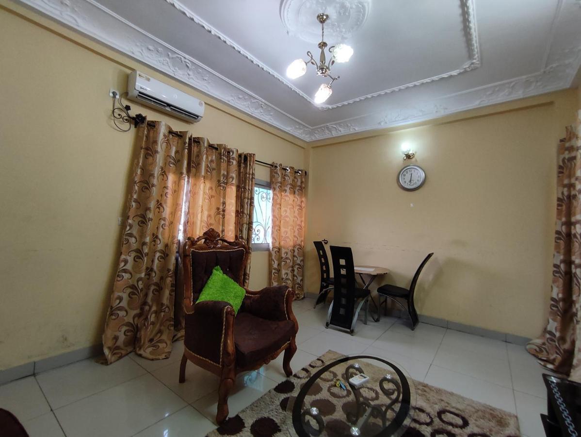 Dream'S House Bonamoussadi - Studio Bed & Breakfast Douala Bagian luar foto