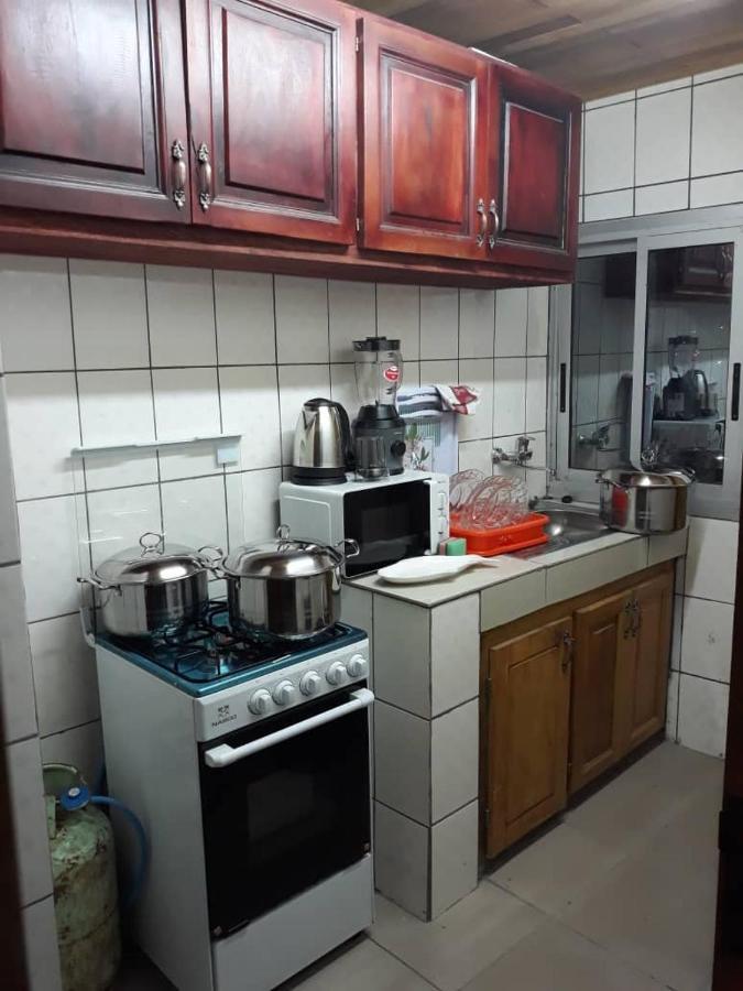 Dream'S House Bonamoussadi - Studio Bed & Breakfast Douala Bagian luar foto