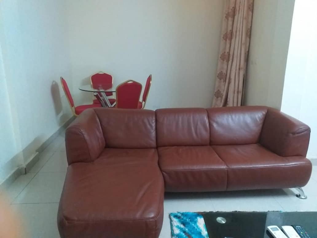 Dream'S House Bonamoussadi - Studio Bed & Breakfast Douala Bagian luar foto